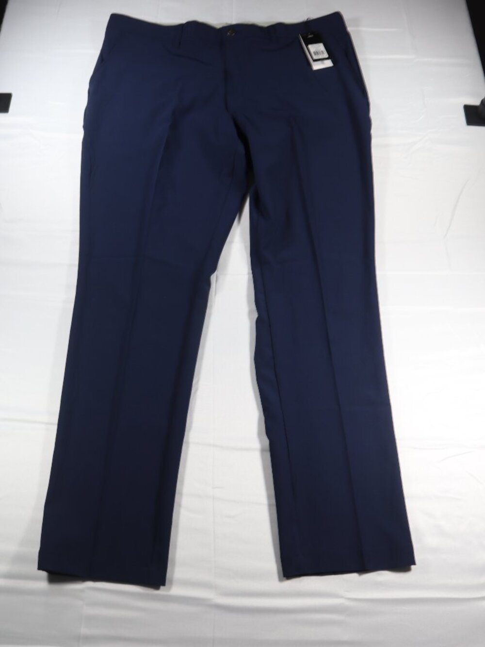 New with Tags Adidas Men's Golf Pants Flat Front Tapered ADVR0921 Navy 38x32